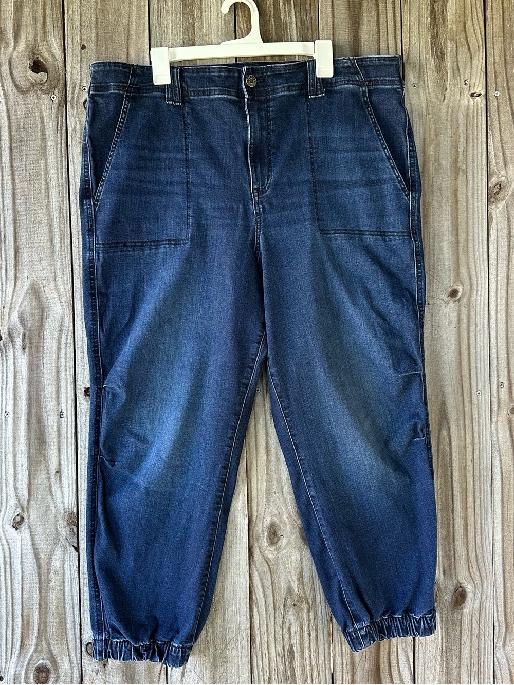 Torrid High Rise Jogger Jean Women’s Plus Size 22R Blue Wash Comfortable Stretch